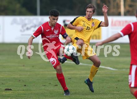 Fussball Kaerntner Liga. ATUS Ferlach gegen KAC 1909. Lukas Jaklitsch,  (Ferlach), Michael Eisterlehner (KAC). Ferlach, am 13.10.2018.
Foto: Kuess
---
pressefotos, pressefotografie, kuess, qs, qspictures, sport, bild, bilder, bilddatenbank