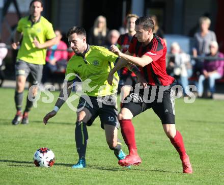 Fussball. Kaerntner Liga. St Jakob Rosental gegen Lind. Alexander Stroj (St Jakob), Peter Stojanovic (Lind). St. Jakob am 20.10.2018.
Foto: Kuess

---
pressefotos, pressefotografie, kuess, qs, qspictures, sport, bild, bilder, bilddatenbank