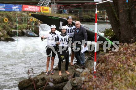 Kayak. Alpe Adria Kanu Slalom. Antonia Oschmautz, Nina Weratschnig, Felix Oschmautz, Helmar Steindl.  Gurk (Fluss), 7.10.2018.
Foto: Kuess
---
pressefotos, pressefotografie, kuess, qs, qspictures, sport, bild, bilder, bilddatenbank