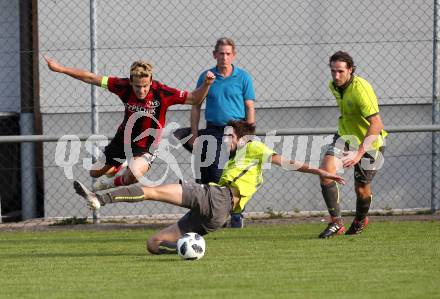 Fussball. Kaerntner Liga. St Jakob Rosental gegen Lind. Marco Koller (St Jakob), Rene Loeschnig, Alexander Preissl (Lind). St. Jakob am 20.10.2018.
Foto: Kuess

---
pressefotos, pressefotografie, kuess, qs, qspictures, sport, bild, bilder, bilddatenbank