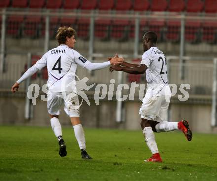 Fussball 2. Liga. SK Austria Klagenfurt gegen SKU Amstetten. Torjubel Patrick Greil, Bradley Meledje (Austria Klagenfurt). Klagenfurt, am 19.10.2018.
Foto: Kuess
---
pressefotos, pressefotografie, kuess, qs, qspictures, sport, bild, bilder, bilddatenbank