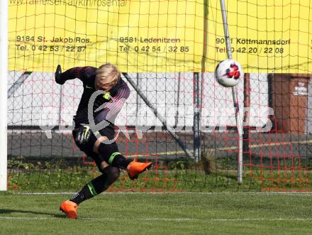 Fussball. Kaerntner Liga. St Jakob Rosental gegen Lind. Paul Mayerhofer (Lind). St. Jakob am 20.10.2018.
Foto: Kuess

---
pressefotos, pressefotografie, kuess, qs, qspictures, sport, bild, bilder, bilddatenbank