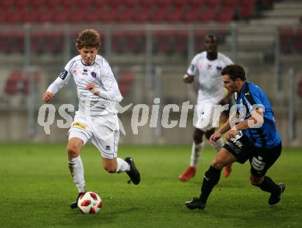 Fussball 2. Liga. SK Austria Klagenfurt gegen SKU Amstetten. Patrick Greil,  (Austria Klagenfurt), Sascha Fahrngruber  (Amstetten). Klagenfurt, am 19.10.2018.
Foto: Kuess
---
pressefotos, pressefotografie, kuess, qs, qspictures, sport, bild, bilder, bilddatenbank