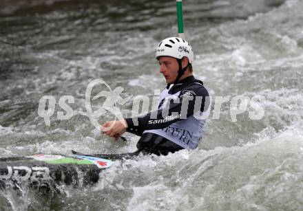 Kayak. Alpe Adria Kanu Slalom.  Max Roemer.  Gurk (Fluss), 7.10.2018.
Foto: Kuess
---
pressefotos, pressefotografie, kuess, qs, qspictures, sport, bild, bilder, bilddatenbank