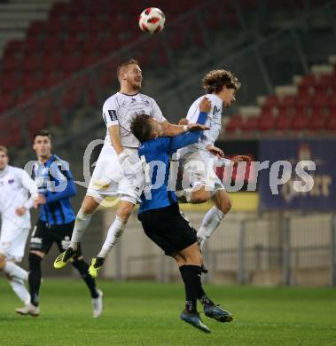 Fussball 2. Liga. SK Austria Klagenfurt gegen SKU Amstetten. Markus Rusek, Patrick Greil, (Austria Klagenfurt),  Daniel Scharner  (Amstetten). Klagenfurt, am 19.10.2018.
Foto: Kuess
---
pressefotos, pressefotografie, kuess, qs, qspictures, sport, bild, bilder, bilddatenbank