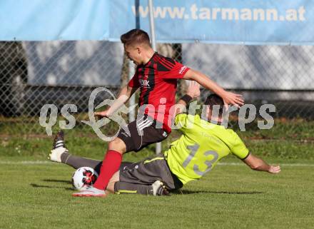Fussball. Kaerntner Liga. St Jakob Rosental gegen Lind. Fabio Putzl (St Jakob), Marco Ebner (Lind). St. Jakob am 20.10.2018.
Foto: Kuess

---
pressefotos, pressefotografie, kuess, qs, qspictures, sport, bild, bilder, bilddatenbank
