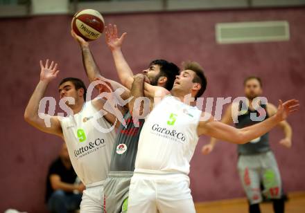 Basketball 2. Bundesliga. Grunddurchgang. 2. Runde. Raiders Villach gegen Basket Flames. Marin Sliskovic (Raiders),  Jakob Wonisch, Christian Kuenstner (Basket Flames). Klagenfurt, am 21.10.2018.
Foto: Kuess
---
pressefotos, pressefotografie, kuess, qs, qspictures, sport, bild, bilder, bilddatenbank