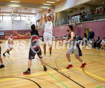 Basketball 2. Bundesliga. Grunddurchgang. 2. Runde. Raiders Villach gegen Basket Flames. Jasmin Perkovic, Antonio Boban (Raiders),  Fabricio Vay (Basket Flames). Klagenfurt, am 21.10.2018.
Foto: Kuess
---
pressefotos, pressefotografie, kuess, qs, qspictures, sport, bild, bilder, bilddatenbank