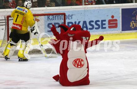 EBEL. Eishockey Bundesliga. KAC gegen spusu Vienna Capitals.  Maskottchen Lindi,  (KAC), Jean Philippe Lamoureux (Vienna Capitals). Klagenfurt, am 26.10.2018.
Foto: Kuess

---
pressefotos, pressefotografie, kuess, qs, qspictures, sport, bild, bilder, bilddatenbank