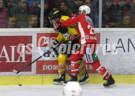 EBEL. Eishockey Bundesliga. KAC gegen spusu Vienna Capitals. Steven Strong,  (KAC), Taylor Vause (Vienna Capitals). Klagenfurt, am 26.10.2018.
Foto: Kuess

---
pressefotos, pressefotografie, kuess, qs, qspictures, sport, bild, bilder, bilddatenbank