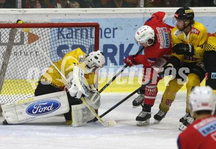 EBEL. Eishockey Bundesliga. KAC gegen spusu Vienna Capitals. Nikolaus Kraus,  (KAC), Jean Philippe Lamoureux, Kurt Casey Sartell Davis (Vienna Capitals). Klagenfurt, am 26.10.2018.
Foto: Kuess

---
pressefotos, pressefotografie, kuess, qs, qspictures, sport, bild, bilder, bilddatenbank
