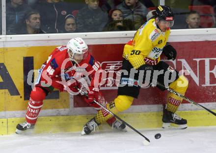 EBEL. Eishockey Bundesliga. KAC gegen spusu Vienna Capitals. Daniel Obersteiner, (KAC), Mario Fischer  (Vienna Capitals). Klagenfurt, am 26.10.2018.
Foto: Kuess

---
pressefotos, pressefotografie, kuess, qs, qspictures, sport, bild, bilder, bilddatenbank