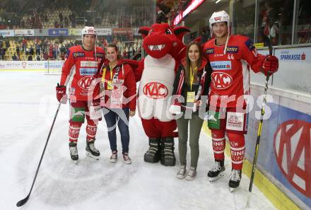 EBEL. Eishockey Bundesliga. KAC gegen HC Orli Znojmo. Clemens Unterweger, Spieler des Abends Adam Comrie (KAC). Klagenfurt, am 28.10.2018.
Foto: Kuess

---
pressefotos, pressefotografie, kuess, qs, qspictures, sport, bild, bilder, bilddatenbank