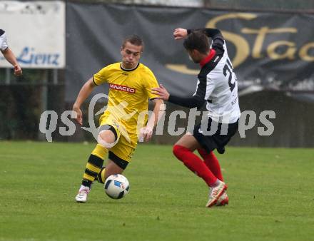 Fussball. Unterliga West. Nussdorf gegen Fuernitz. Martin Herbert Neunhaeuserer (Nussdorf), Asmir Halilovic (Fuernitz). Nussdorf, 27.10.2018.
Foto: Kuess
---
pressefotos, pressefotografie, kuess, qs, qspictures, sport, bild, bilder, bilddatenbank