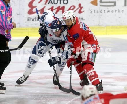 EBEL. Eishockey Bundesliga. KAC gegen Fehervar AV 19. Thommas Koch,  (KAC), Andrew Sarauer (Alba Volan). Klagenfurt, am 28.10.2018.
Foto: Kuess

---
pressefotos, pressefotografie, kuess, qs, qspictures, sport, bild, bilder, bilddatenbank