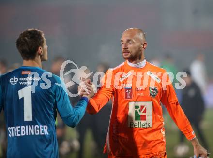 Fussball OEFB Cup. RZ Pellets WAC gegen SK Rapid Wien. Alexander Kofler (WAC), Richard Strebinger (Rapid). Wolfsberg, am 31.10.2018.
Foto: Kuess

---
pressefotos, pressefotografie, kuess, qs, qspictures, sport, bild, bilder, bilddatenbank