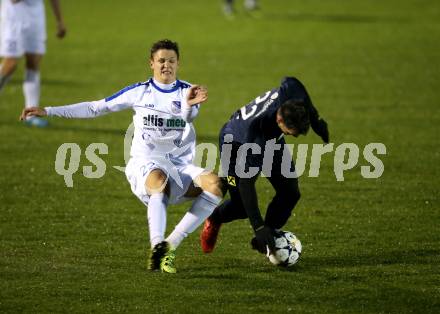 Fussball. Kaerntner Liga. Matrei gegen Treibach. Rene Scheiber (Matrei),  Philipp Hoeberl (Treibach). Matrei, 27.10.2018.
Foto: Kuess
---
pressefotos, pressefotografie, kuess, qs, qspictures, sport, bild, bilder, bilddatenbank