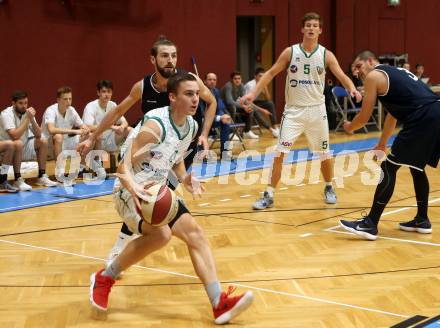 Basketball OEBV Cup. KOS Celovec gegen  BBC Nord Dragonz. Jan Razdevsek,  (KOS), Stojan Radanovic  (Nord Dragonz). Klagenfurt, am 1.11.2018.
Foto: Kuess
---
pressefotos, pressefotografie, kuess, qs, qspictures, sport, bild, bilder, bilddatenbank