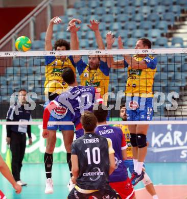 Volleyball Champions League. SK Posojilnica Aich/Dob gegen United Volley Rhein-Main.  Kacper Stelmach, Michal Hruska, Nejc Pusnik (Aich/Dob). Klagenfurt, am 31.10.2018.
Foto: Kuess
---
pressefotos, pressefotografie, kuess, qs, qspictures, sport, bild, bilder, bilddatenbank