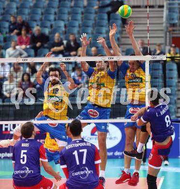 Volleyball Champions League. SK Posojilnica Aich/Dob gegen United Volley Rhein-Main. Jure Kasnik, Michal Hruska, Matej Koek  (Aich/Dob). Klagenfurt, am 31.10.2018.
Foto: Kuess
---
pressefotos, pressefotografie, kuess, qs, qspictures, sport, bild, bilder, bilddatenbank