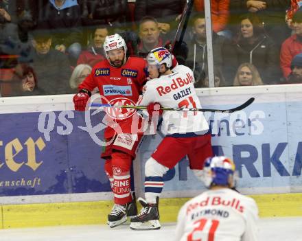 EBEL. Eishockey Bundesliga. KAC gegen EC Red Bull Salzburg. Koch Thomas (KAC),  Gazley Dustin (Salzburg). Klagenfurt, am 2.11.2018.
Foto: Kuess

---
pressefotos, pressefotografie, kuess, qs, qspictures, sport, bild, bilder, bilddatenbank