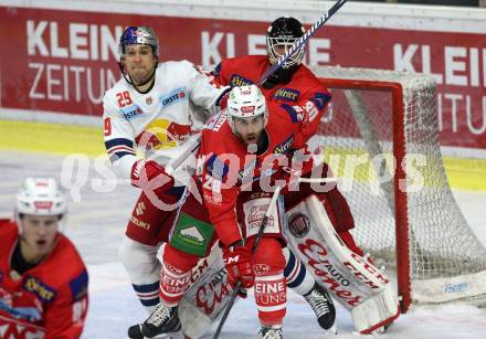 EBEL. Eishockey Bundesliga. KAC gegen EC Red Bull Salzburg. Martin Schumnig, Lars Haugen,  (KAC), Christopher Van De Velde (Salzburg). Klagenfurt, am 2.11.2018.
Foto: Kuess

---
pressefotos, pressefotografie, kuess, qs, qspictures, sport, bild, bilder, bilddatenbank