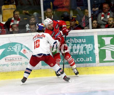 EBEL. Eishockey Bundesliga. KAC gegen EC Red Bull Salzburg. Wahl Mitch (KAC), Herburger Raphael (Salzburg). Klagenfurt, am 2.11.2018.
Foto: Kuess

---
pressefotos, pressefotografie, kuess, qs, qspictures, sport, bild, bilder, bilddatenbank