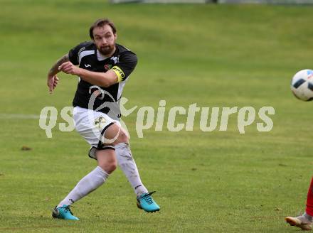 Fussball. Kaerntner Liga. Gmuend gegen Ferlach Atus. Udo Gasser  (Gmuend). Gmuend, 3.11.2018.
Foto: Kuess   
---
pressefotos, pressefotografie, kuess, qs, qspictures, sport, bild, bilder, bilddatenbank