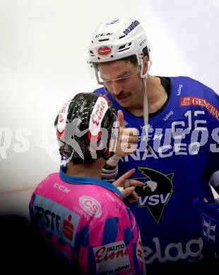 EBEL. Eishockey Bundesliga. EC VSV gegen HC TWK Innsbruck. Schiedsrichter, Nikolas Petrik,  (VSV). Villach, am 4.11.2018.
Foto: Kuess 


---
pressefotos, pressefotografie, kuess, qs, qspictures, sport, bild, bilder, bilddatenbank