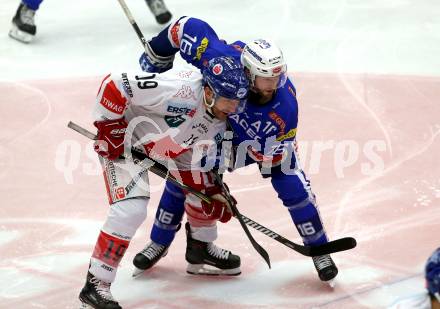 EBEL. Eishockey Bundesliga. EC VSV gegen HC TWK Innsbruck. MacGregor Sharp,  (VSV), Tyler Spurgeon (Innsbruck). Villach, am 4.11.2018.
Foto: Kuess 


---
pressefotos, pressefotografie, kuess, qs, qspictures, sport, bild, bilder, bilddatenbank