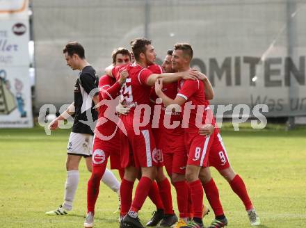 Fussball. Kaerntner Liga. Gmuend gegen Ferlach Atus.  Torjubel  Abian Jose Serrano Davila, Anze Jelar, Jakob Orgonyi (Ferlach). Gmuend, 3.11.2018.
Foto: Kuess   
---
pressefotos, pressefotografie, kuess, qs, qspictures, sport, bild, bilder, bilddatenbank