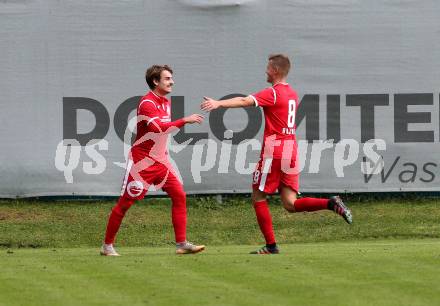Fussball. Kaerntner Liga. Gmuend gegen Ferlach Atus.  Torjubel Jakob Orgonyi, Erwin Bajric (Ferlach). Gmuend, 3.11.2018.
Foto: Kuess   
---
pressefotos, pressefotografie, kuess, qs, qspictures, sport, bild, bilder, bilddatenbank