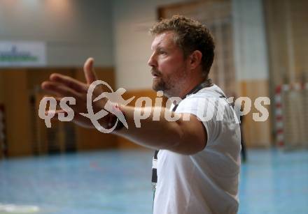 Handball Bundesliga. Schlafraum.at Kaernten gegen HSG Remus Baernbach/Koeflach. Trainer Rok Praznik (Schlafraum.at). Klagenfurt, am 3.11.2018.
Foto: Kuess
---
pressefotos, pressefotografie, kuess, qs, qspictures, sport, bild, bilder, bilddatenbank