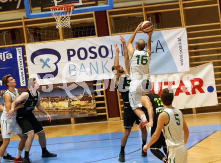 Basketball 2. Bundesliga. Grunddurchgang 4. Runde. KOS Celovec gegen  Basket Flames. Florian Ponholzer,  Milos Mickovic,  (KOS), Jakob Wonisch, Dominik Alturban,  (Basket Flames). Klagenfurt, am 4.11.2018.
Foto: Kuess
---
pressefotos, pressefotografie, kuess, qs, qspictures, sport, bild, bilder, bilddatenbank