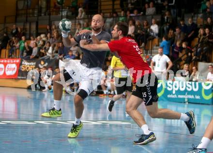 Handball Bundesliga. Schlafraum.at Kaernten gegen HSG Remus Baernbach/Koeflach. Leopold Wagner (Schlafraum.at), Milos Djurdjevic (Baernbach/Koeflach). Klagenfurt, am 3.11.2018.
Foto: Kuess
---
pressefotos, pressefotografie, kuess, qs, qspictures, sport, bild, bilder, bilddatenbank