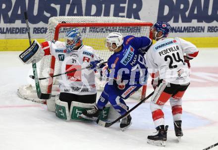 EBEL. Eishockey Bundesliga. EC VSV gegen HC TWK Innsbruck. Felix Maxa,  (VSV), Janne Aleksi Juvonen, Florian Pedevilla (Innsbruck). Villach, am 4.11.2018.
Foto: Kuess 


---
pressefotos, pressefotografie, kuess, qs, qspictures, sport, bild, bilder, bilddatenbank