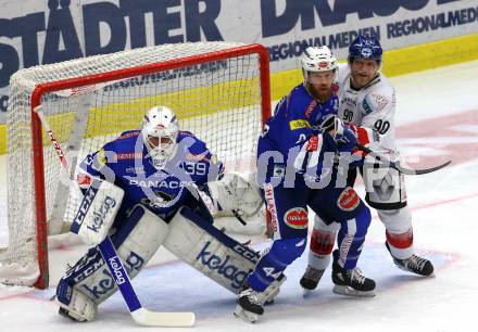 EBEL. Eishockey Bundesliga. EC VSV gegen HC TWK Innsbruck. Dan Bakala, Jamie Fraser,  (VSV), Mario Lamoureux (Innsbruck). Villach, am 4.11.2018.
Foto: Kuess 


---
pressefotos, pressefotografie, kuess, qs, qspictures, sport, bild, bilder, bilddatenbank
