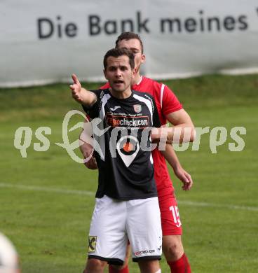 Fussball. Kaerntner Liga. Gmuend gegen Ferlach Atus. Marco Moser (Gmuend),  Martin Posratschnig (Ferlach). Gmuend, 3.11.2018.
Foto: Kuess   
---
pressefotos, pressefotografie, kuess, qs, qspictures, sport, bild, bilder, bilddatenbank