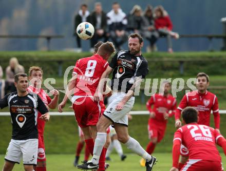 Fussball. Kaerntner Liga. Gmuend gegen Ferlach Atus. Philipp Platzer (Gmuend), Erwin Bajric (Ferlach). Gmuend, 3.11.2018.
Foto: Kuess   
---
pressefotos, pressefotografie, kuess, qs, qspictures, sport, bild, bilder, bilddatenbank