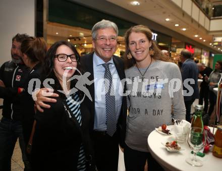 Kaernten Sport. Sportlermeeting. Julia Sciancalepore, Peter Kaiser,  Marina Reiner. City Arkaden, Klagenfurt, am 7.11.2018.
Foto: Kuess
---
pressefotos, pressefotografie, kuess, qs, qspictures, sport, bild, bilder, bilddatenbank