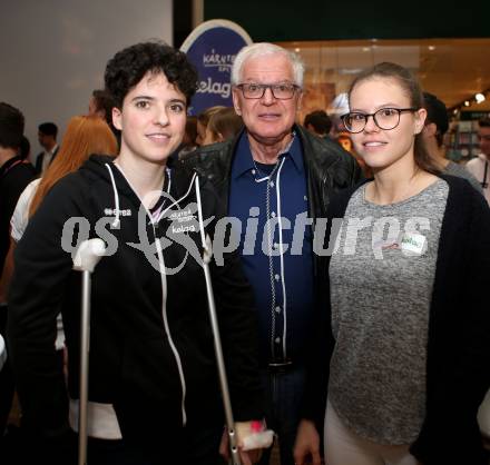 KÃ¤rnten Sport. Sportlermeeting. Jenny Ertl, Vater, Conny Ertl. City Arkaden, Klagenfurt, am 7.11.2018.
Foto: Kuess
---
pressefotos, pressefotografie, kuess, qs, qspictures, sport, bild, bilder, bilddatenbank