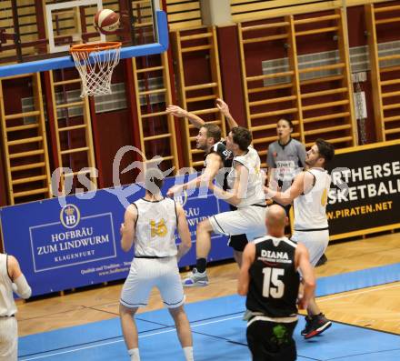 Basketball 2. Bundesliga. Grunddurchgang 6. Runde. Woerthersee Piraten gegen Jennersdorf Blackbirds. Sirnik Matic, Nuck Andreas, Gspandl Daniel (Woerthersee Piraten), Matthias Klepeisz  (Jennersdorf). Klagenfurt, am 10.11.2018.
Foto: Kuess
---
pressefotos, pressefotografie, kuess, qs, qspictures, sport, bild, bilder, bilddatenbank