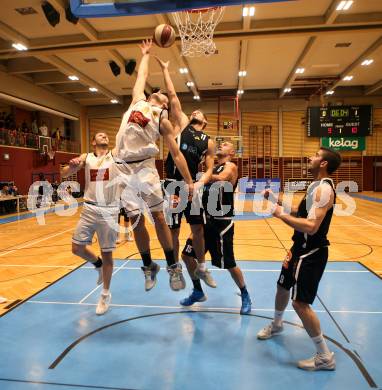 Basketball 2. Bundesliga. Grunddurchgang 6. Runde. Woerthersee Piraten gegen Jennersdorf Blackbirds. Andreas Nuck  (Woerthersee Piraten), Matthias Klepeisz, Marko Moric (Jennersdorf). Klagenfurt, am 10.11.2018.
Foto: Kuess
---
pressefotos, pressefotografie, kuess, qs, qspictures, sport, bild, bilder, bilddatenbank