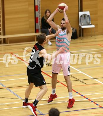 Basketball 2. Bundesliga. Grunddurchgang 6. Runde. Raiders Villach gegen BK Mattersburg Rocks.  Antonio Boban (Villach), Maximilan Huebner (Mattersburg). Klagenfurt, am 10.11.2018.
Foto: Kuess
---
pressefotos, pressefotografie, kuess, qs, qspictures, sport, bild, bilder, bilddatenbank