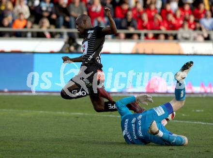 Fussball tipico Bundesliga. RZ Pellets WAC gegen SK Rapid Wien. Dever Akeem Orgill,  (WAC), Richard Strebinger (Rapid). Wolfsberg, am 11.11.2018.
Foto: Kuess

---
pressefotos, pressefotografie, kuess, qs, qspictures, sport, bild, bilder, bilddatenbank