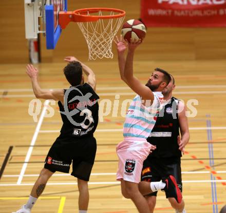 Basketball 2. Bundesliga. Grunddurchgang 6. Runde. Raiders Villach gegen BK Mattersburg Rocks.  Marko Jelica (Villach), Jan Nicoli, Corey Hallett (Mattersburg). Klagenfurt, am 10.11.2018.
Foto: Kuess
---
pressefotos, pressefotografie, kuess, qs, qspictures, sport, bild, bilder, bilddatenbank