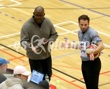 Basketball 2. Bundesliga. Grunddurchgang 6. Runde. Raiders Villach gegen BK Mattersburg Rocks. Trainer James Williams (Mattersburg). Klagenfurt, am 10.11.2018.
Foto: Kuess
---
pressefotos, pressefotografie, kuess, qs, qspictures, sport, bild, bilder, bilddatenbank