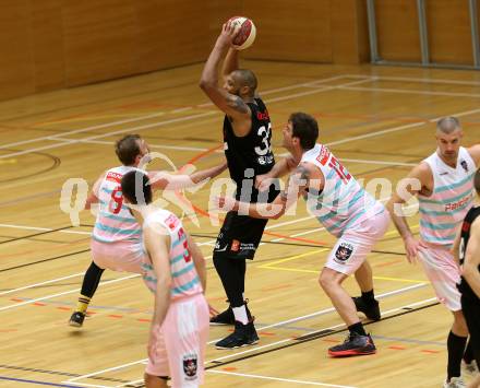 Basketball 2. Bundesliga. Grunddurchgang 6. Runde. Raiders Villach gegen BK Mattersburg Rocks. Sebastian Huber, Jasmin Perkovic  (Villach),  Gary Ware (Mattersburg). Klagenfurt, am 10.11.2018.
Foto: Kuess
---
pressefotos, pressefotografie, kuess, qs, qspictures, sport, bild, bilder, bilddatenbank