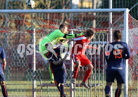 Fussball Kaerntner Liga KAC 1909 gegen Woelfnitz. Tobias Alexander Schaflechner,  (KAC), Petar Kitic,  Florian Lampichler (Woelfnitz). Klagenfurt, am 10.11.2018.
Foto: Kuess
---
pressefotos, pressefotografie, kuess, qs, qspictures, sport, bild, bilder, bilddatenbank