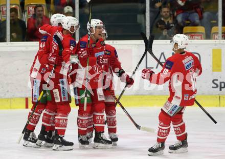 EBEL. Eishockey Bundesliga. KAC gegen EHC Liwest Black Wings Linz. Torjubel David Joseph Fischer, Adam Comrie, Nicholas Eric Petersen, Thomas Koch, Andrew Jacob Kozek (KAC). Klagenfurt, am 13.11.2018.
Foto: Kuess

---
pressefotos, pressefotografie, kuess, qs, qspictures, sport, bild, bilder, bilddatenbank